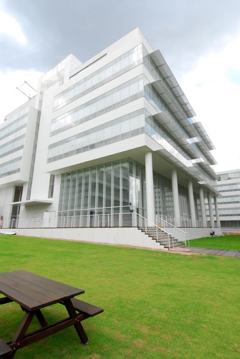 共和理工学院 兀兰校区(图:Wikimedia Commons)